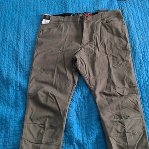 NWT Wrangler all terrain gear atg 42x30